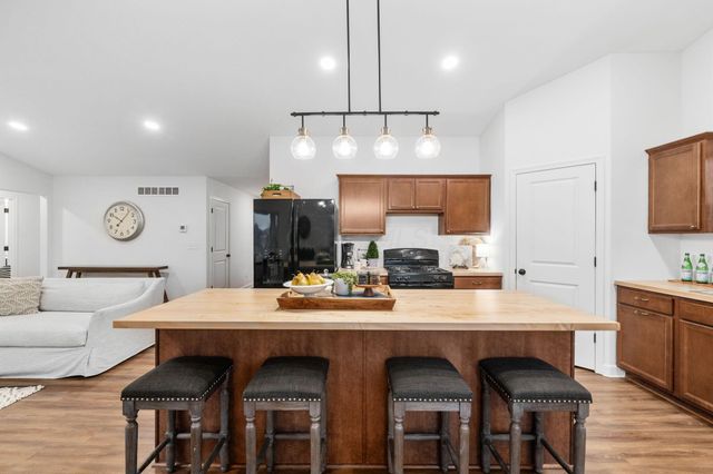 6685 State Route 37 W, Ostrander, OH 43061