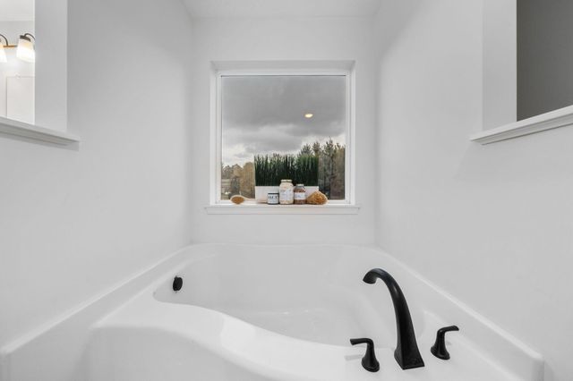 6685 State Route 37 W, Ostrander, OH 43061