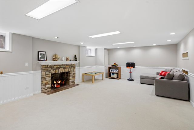1018 EASTWOOD Road, Glencoe, IL 60022