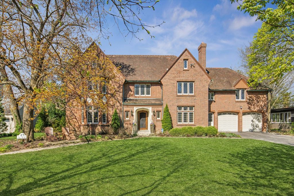1018 EASTWOOD Road, Glencoe, IL 60022