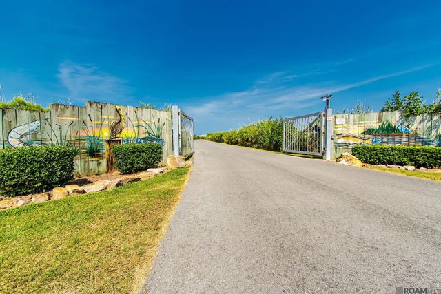 102-104 Trout Ct, Dulac, LA 70353