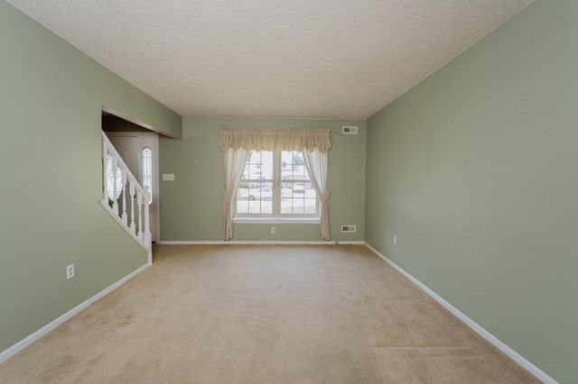 28 CHERRY CIR, Blackwood, NJ 08012