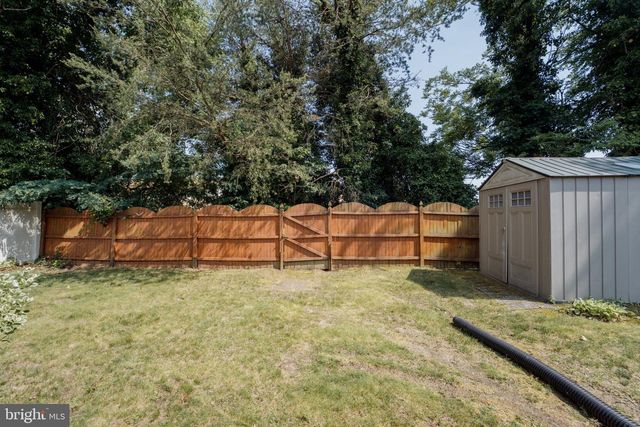 28 CHERRY CIR, Blackwood, NJ 08012