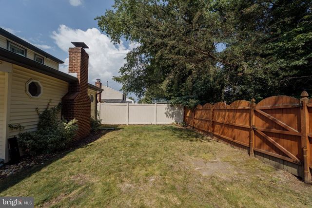 28 CHERRY CIR, Blackwood, NJ 08012