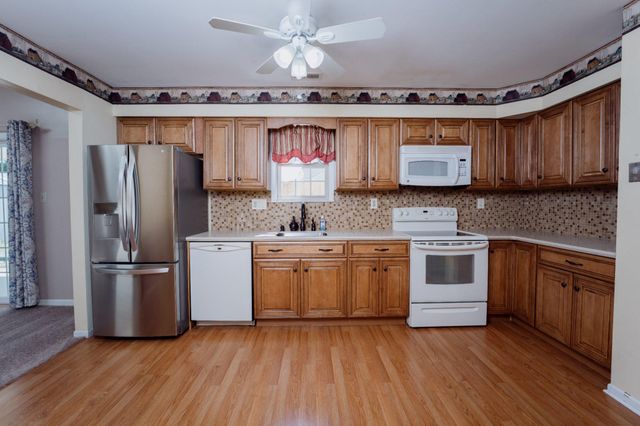 28 CHERRY CIR, Blackwood, NJ 08012