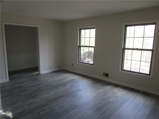 3730 Newport Drive, Gainesville, GA 30506