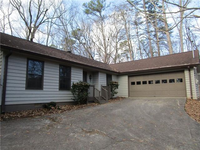 3730 Newport Drive, Gainesville, GA 30506