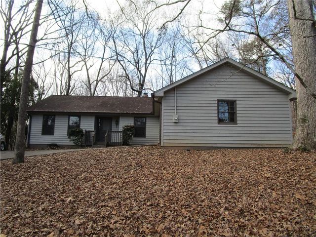 3730 Newport Drive, Gainesville, GA 30506