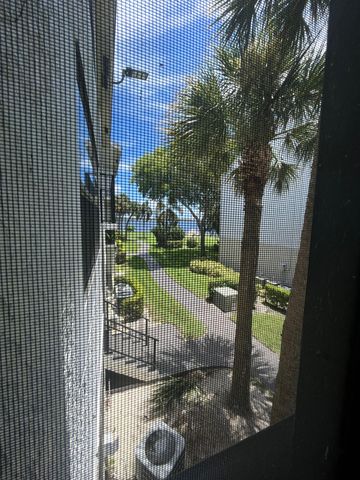 752 Executive Center Drive 24, West Palm Beach, FL 33401