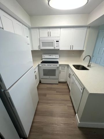 752 Executive Center Drive 24, West Palm Beach, FL 33401