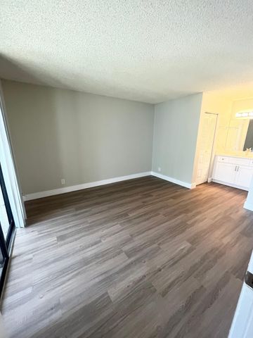 752 Executive Center Drive 24, West Palm Beach, FL 33401