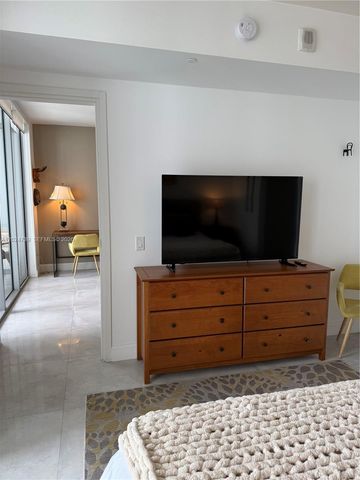 1300 Brickell Bay Dr 1007, Miami, FL 33131