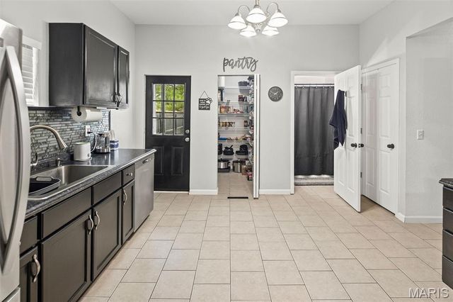 411 State Street, Dupo, IL 62239