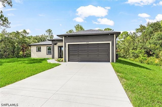 4204 E 24th ST, Alva, FL 33920