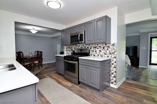 17407 Lomond Boulevard, Shaker Heights, OH 44120