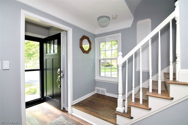 17407 Lomond Boulevard, Shaker Heights, OH 44120