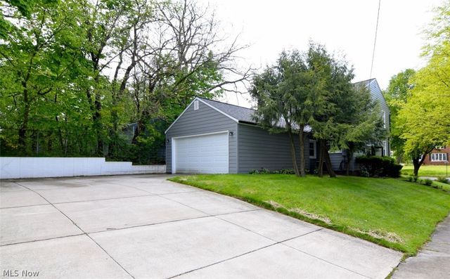 17407 Lomond Boulevard, Shaker Heights, OH 44120