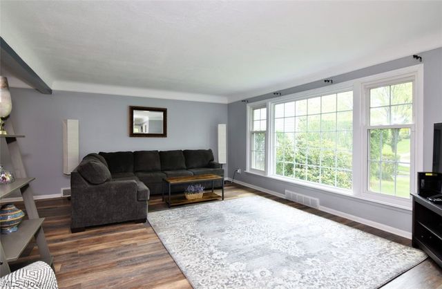 17407 Lomond Boulevard, Shaker Heights, OH 44120