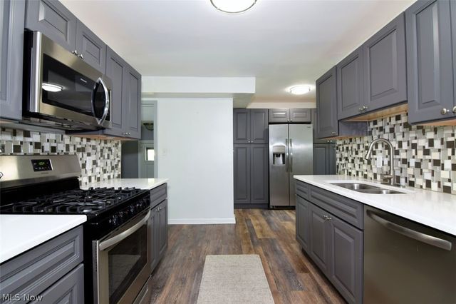 17407 Lomond Boulevard, Shaker Heights, OH 44120