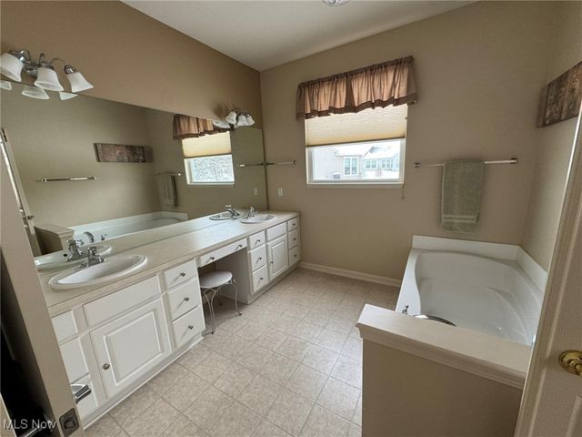 9319 Asbury Lane, North Ridgeville, OH 44039