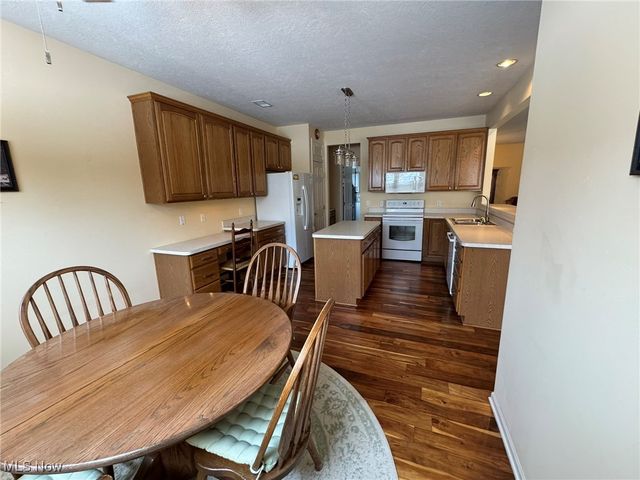 9319 Asbury Lane, North Ridgeville, OH 44039