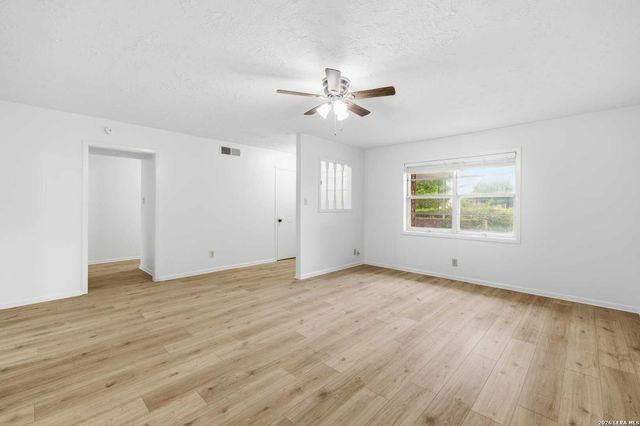 801 Manor dr B, Kerrville, TX 78028