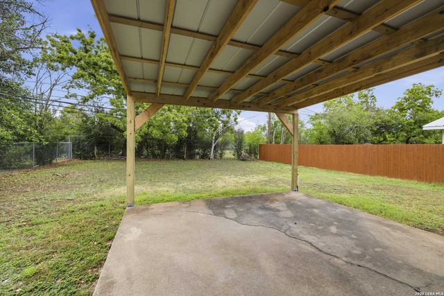 801 Manor dr B, Kerrville, TX 78028
