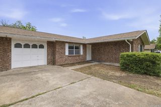 801 Manor dr B, Kerrville, TX 78028
