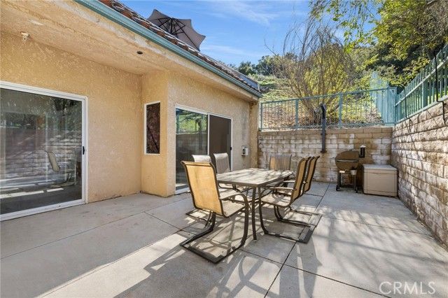 2748 Borchard, Newbury Park (thousand Oaks), CA 91320