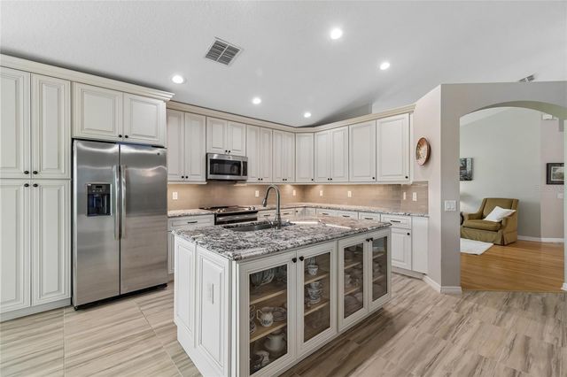 18868 MAISONS DRIVE, Lutz, FL 33558