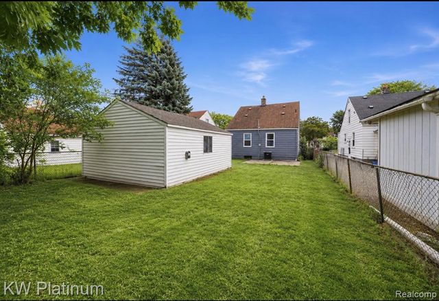 23809 Normandy Avenue, Eastpointe, MI 48021