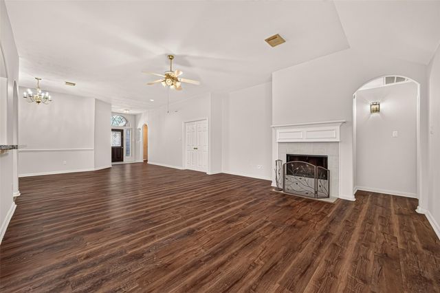 11107 Creekline Meadow Court, Cypress, TX 77429