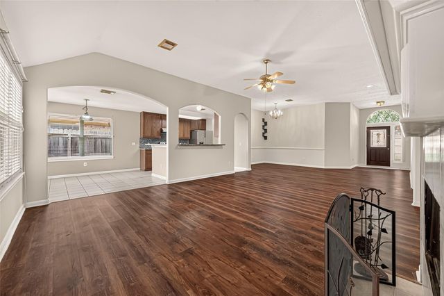11107 Creekline Meadow Court, Cypress, TX 77429