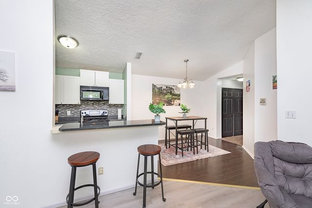 4351 Village Parkway Circle W 9, Indianapolis, IN 46254