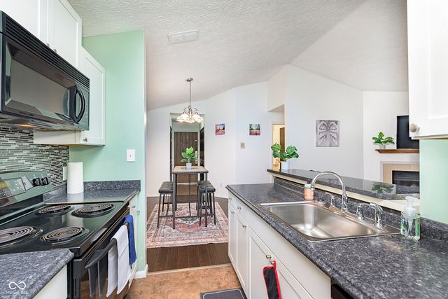 4351 Village Parkway Circle W 9, Indianapolis, IN 46254