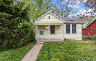 9219 Bristol Avenue, St Louis, MO 63114