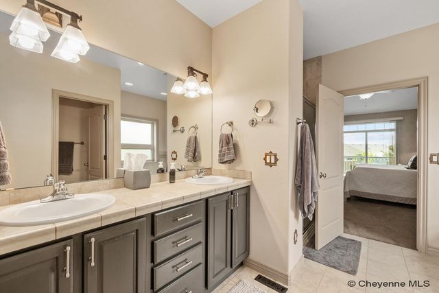 903 STERLING DR, Cheyenne, WY 82009