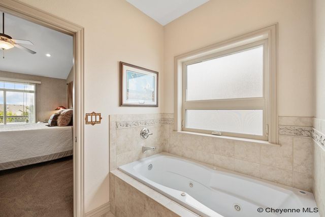 903 STERLING DR, Cheyenne, WY 82009