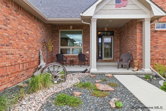 903 STERLING DR, Cheyenne, WY 82009
