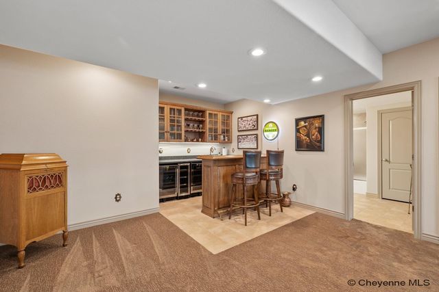903 STERLING DR, Cheyenne, WY 82009