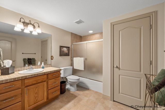 903 STERLING DR, Cheyenne, WY 82009