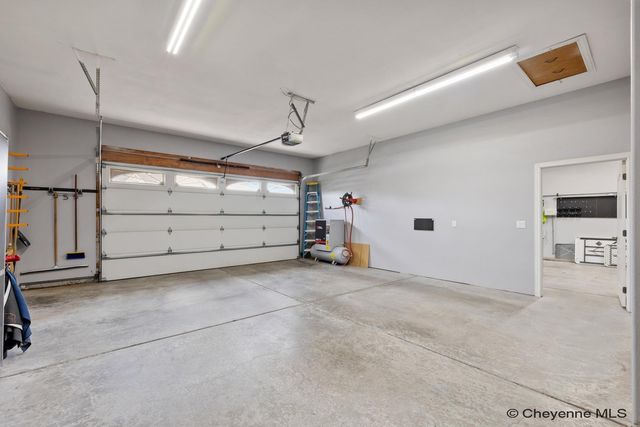 903 STERLING DR, Cheyenne, WY 82009