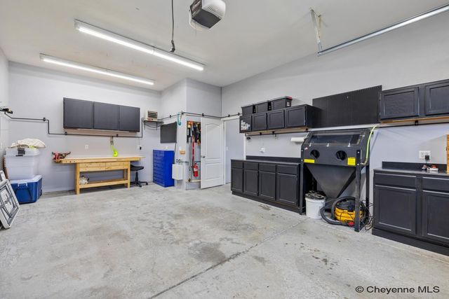 903 STERLING DR, Cheyenne, WY 82009