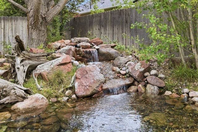 903 STERLING DR, Cheyenne, WY 82009