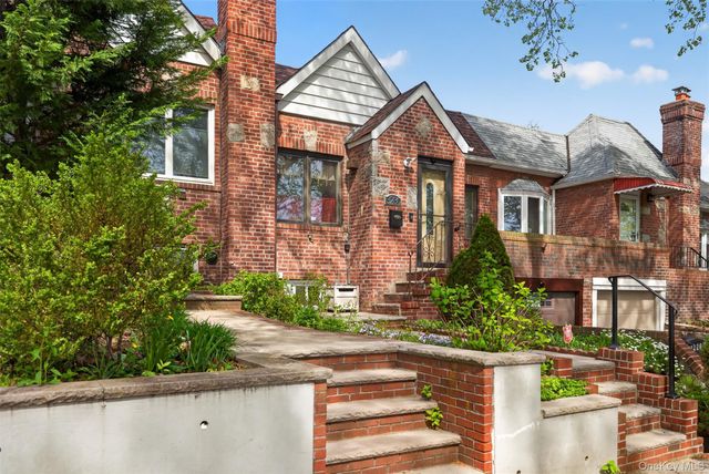 32-30 190th Street, Flushing, NY 11358