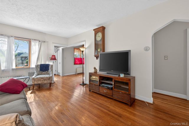 32-30 190th Street, Flushing, NY 11358