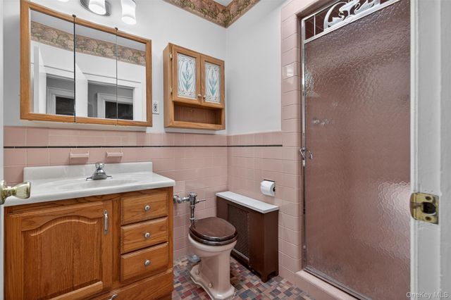 32-30 190th Street, Flushing, NY 11358