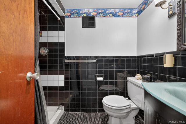 32-30 190th Street, Flushing, NY 11358