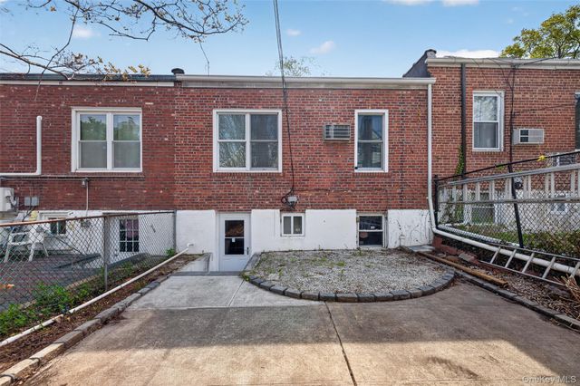 32-30 190th Street, Flushing, NY 11358