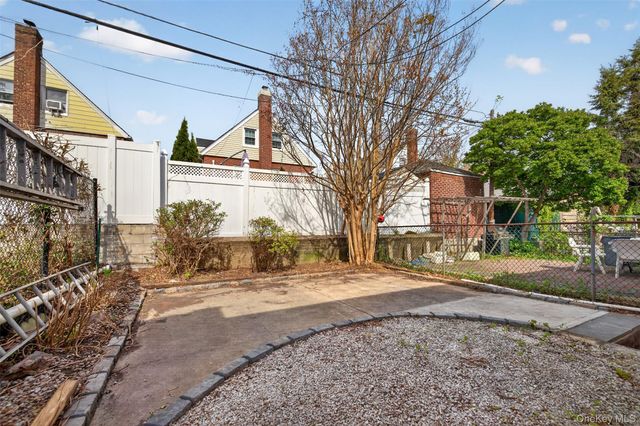 32-30 190th Street, Flushing, NY 11358